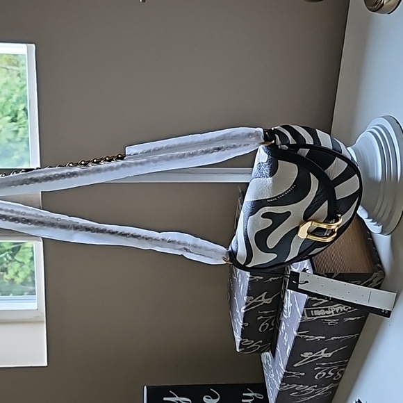 2pc AIMEE KESTENBERG - You're a Star Half Moon Crossbody + Mini Wallet - NWT - Picture 6 of 7